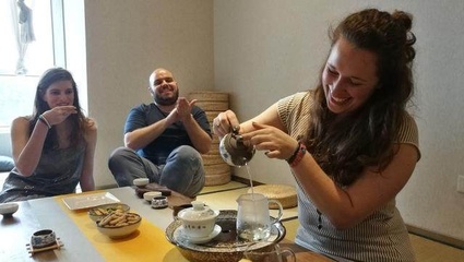美僑會帶老外走進重慶“十方無界素食餐廳”體驗中國文化