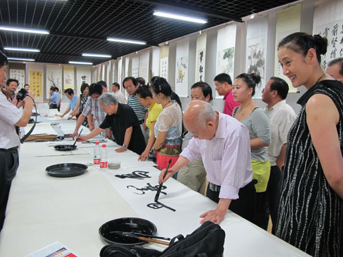 海峽兩岸名人字畫真跡展暨在京書畫界名家現場文化交流會在京召開