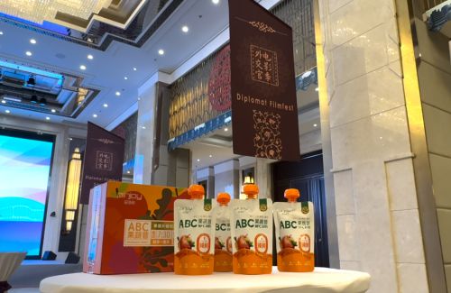 暢飲健康,愉悅觀影 pinjoy果蔬昔攜手外交官電影季,助力國際文化交流