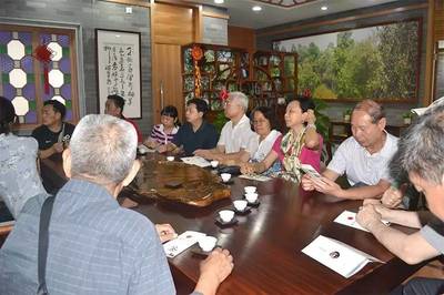 廣東省委辦公廳老干部工作處組織退休老干部到灜悅農業生態綜合體驗園進行拓展活動和文化交流。